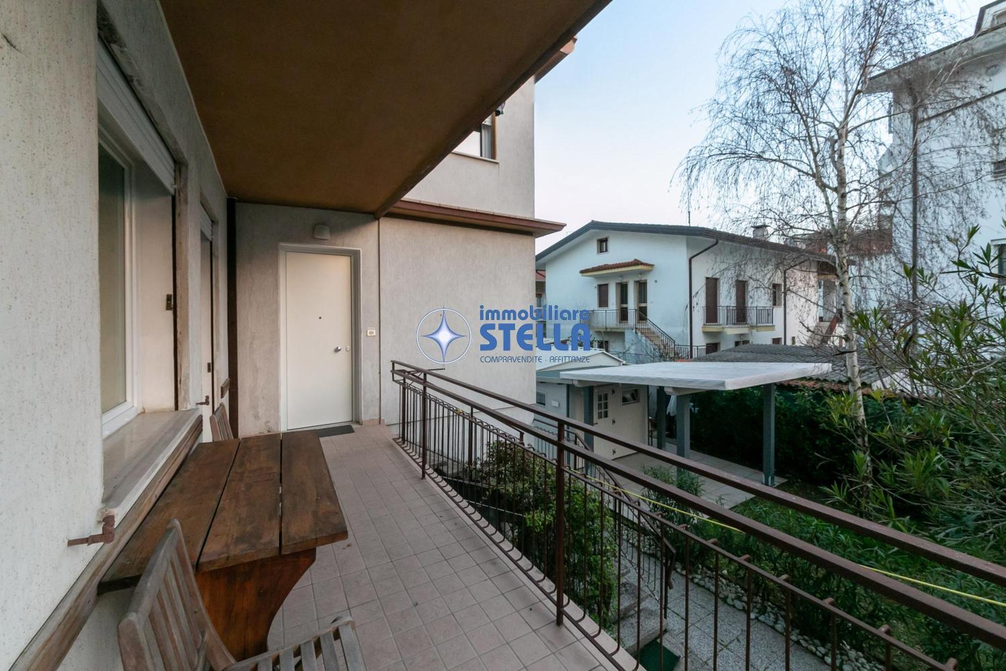 Condominio Secchiati Lido di Jesolo Exteriör bild