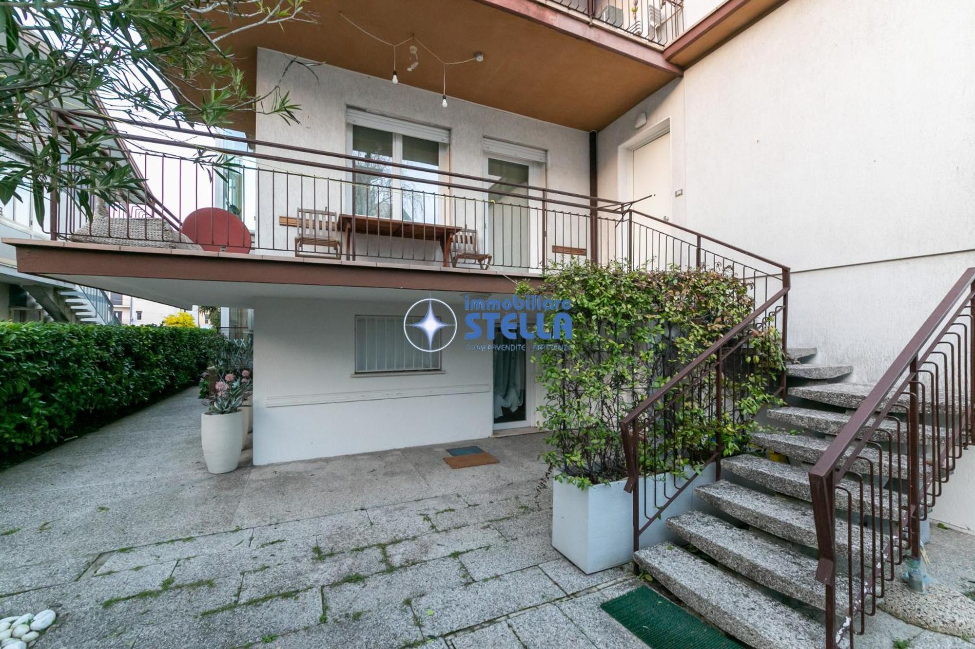 Condominio Secchiati Lido di Jesolo Exteriör bild