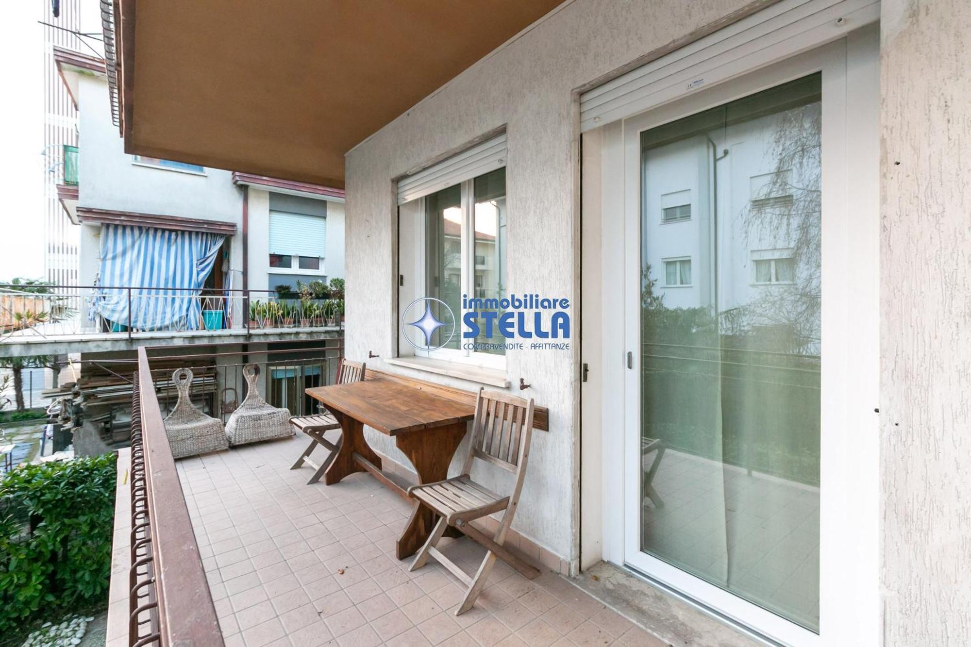 Condominio Secchiati Lido di Jesolo Exteriör bild